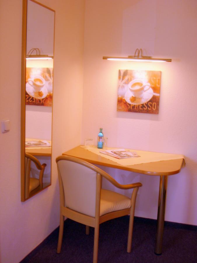 Elegant-Hotel "Zur Burg" Posterstein ห้อง รูปภาพ