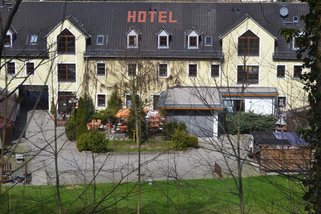 Elegant-Hotel "Zur Burg" Posterstein ภายนอก รูปภาพ